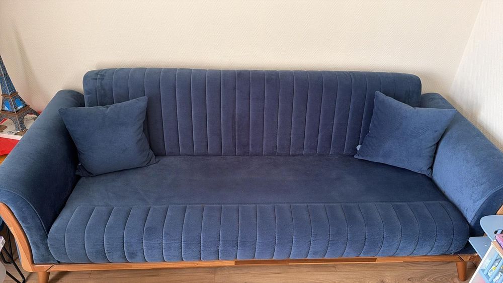 Ensemble canap&eacute; 3 places + fauteuil bleu €" Tr&egrave;s bon &eacute;tat Meubles