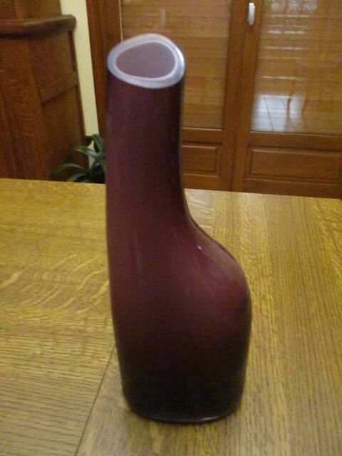 vase en verre en forme de bouteille dégradée de violet  0 Mérignies (59)