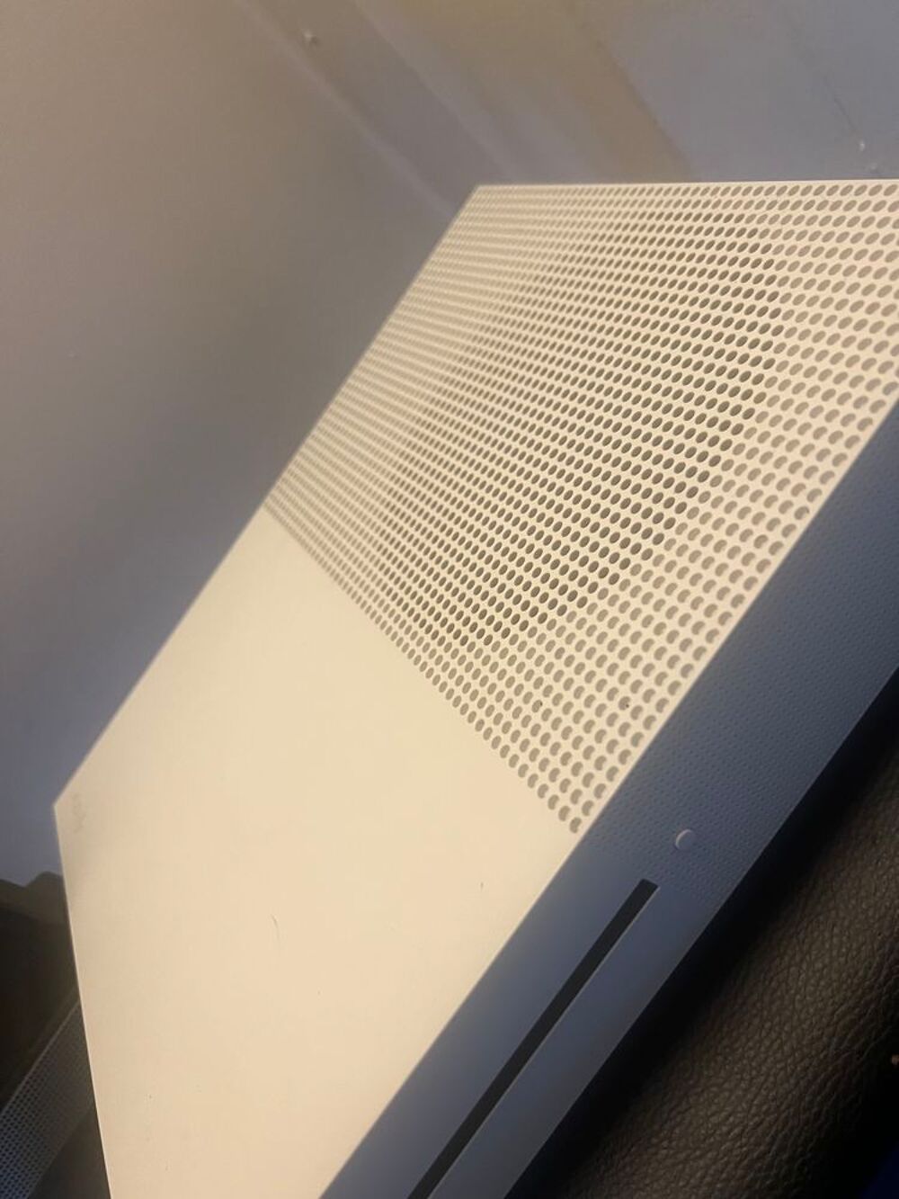 XBOX ONE S 1 TO + 2 JEUX ET 1 MANETTE Consoles et jeux vidéos