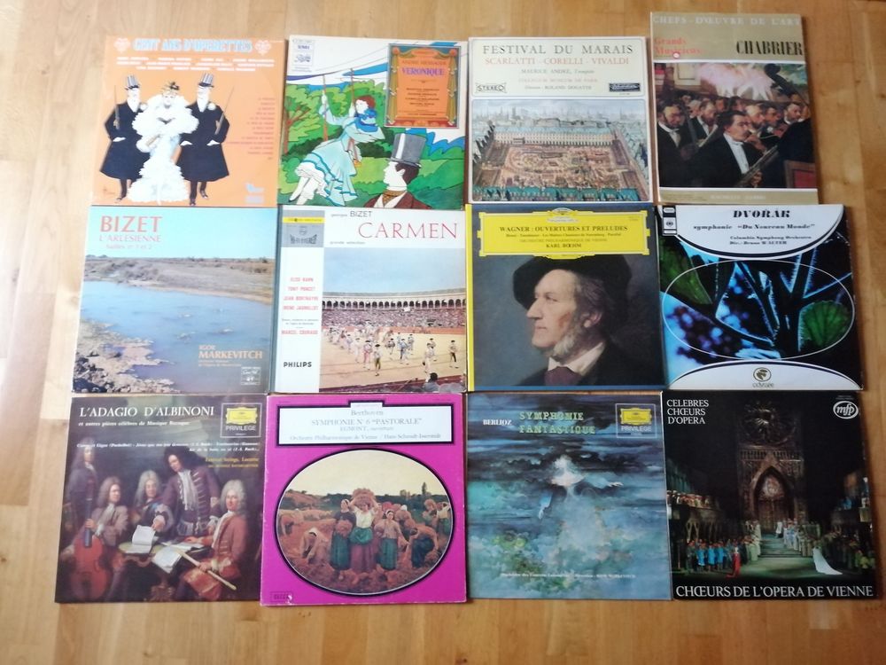 Lot de 24 vinyles 33 t CD et vinyles