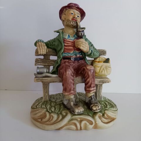 Un grand pre sur son banc, prenant le temps de fumer sa pip 8 Saumur (49)