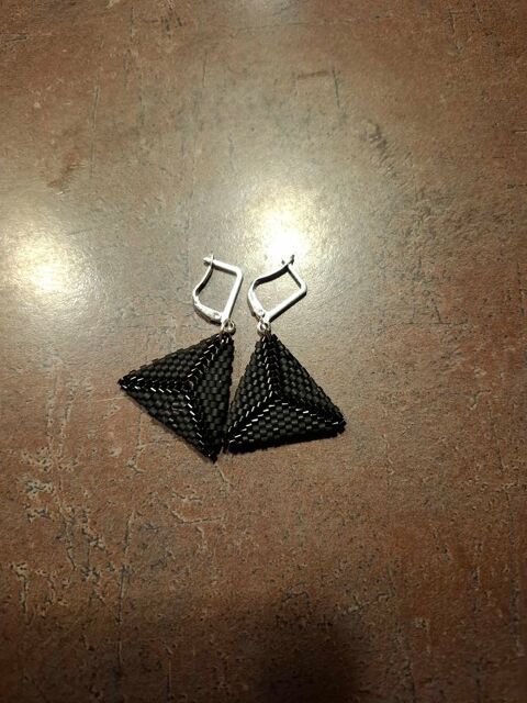 boucle d'oreille en miyuki 8 Quimper (29)