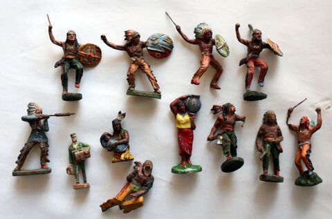 Lot de figurines western ELASTOLIN composition à restaurer 100 Issy-les-Moulineaux (92)