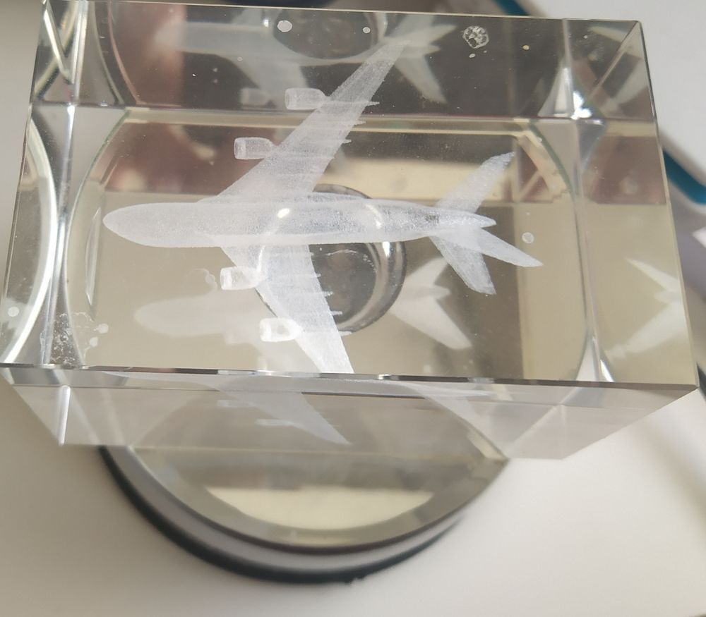 block en verre avec dessin au laser Décoration