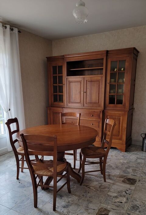 Buffet-vaisselier + table ronde + 6 chaises 700 Ailly-sur-Noye (80)