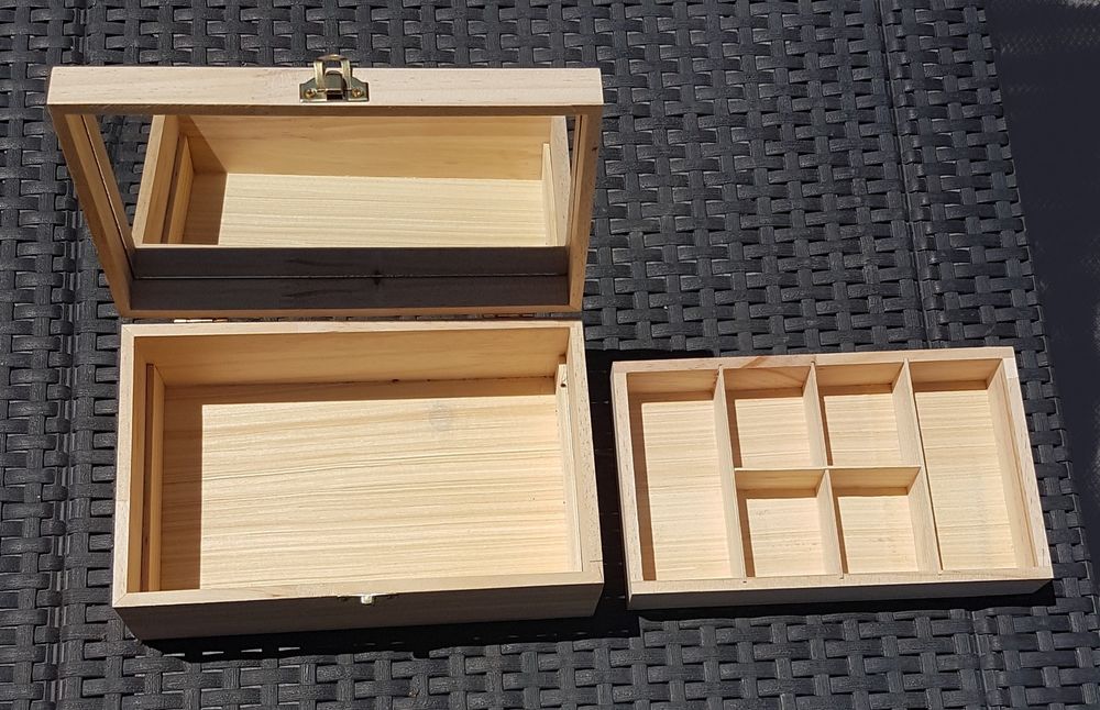 Bo&icirc;te &agrave; bijoux en bois brut &agrave; personnaliser avec miroir, neu Décoration