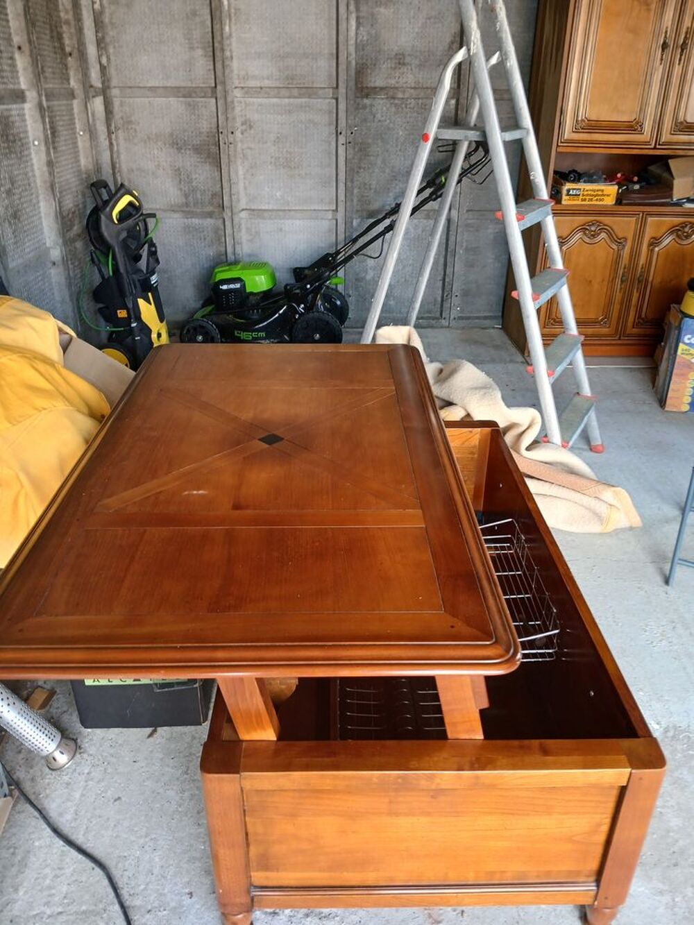 Table basse d&icirc;natoire/bar Meubles
