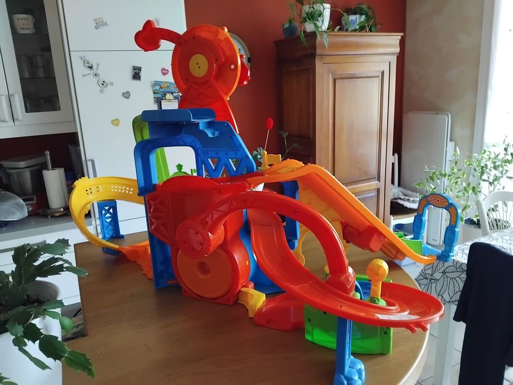 Garage tuttut mobile +6 voitures Jeux / jouets