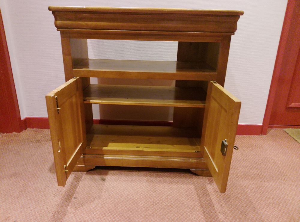 meuble TV en bois massif de style Louis Philippe Meubles