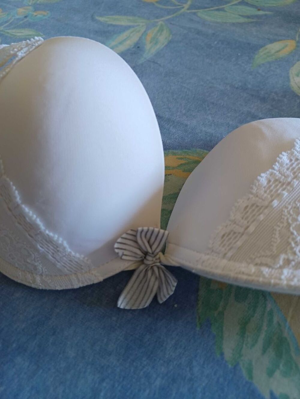 Soutien gorge avec petit noeud Vêtements