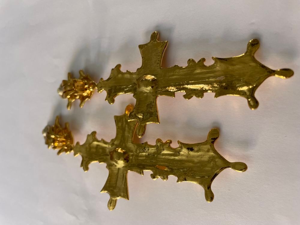 BO Clip croisillons email blanc nacr&eacute; pendant croix LACROIX Bijoux et montres