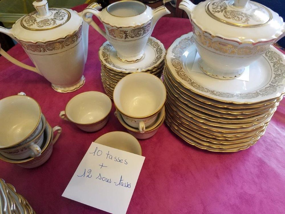 
Service de table ancien en porcelaine v&eacute;ritable Cuisine
