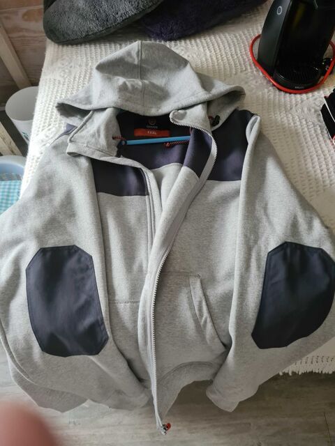 veste polaire avec capuche 40 Entrains-sur-Nohain (58)