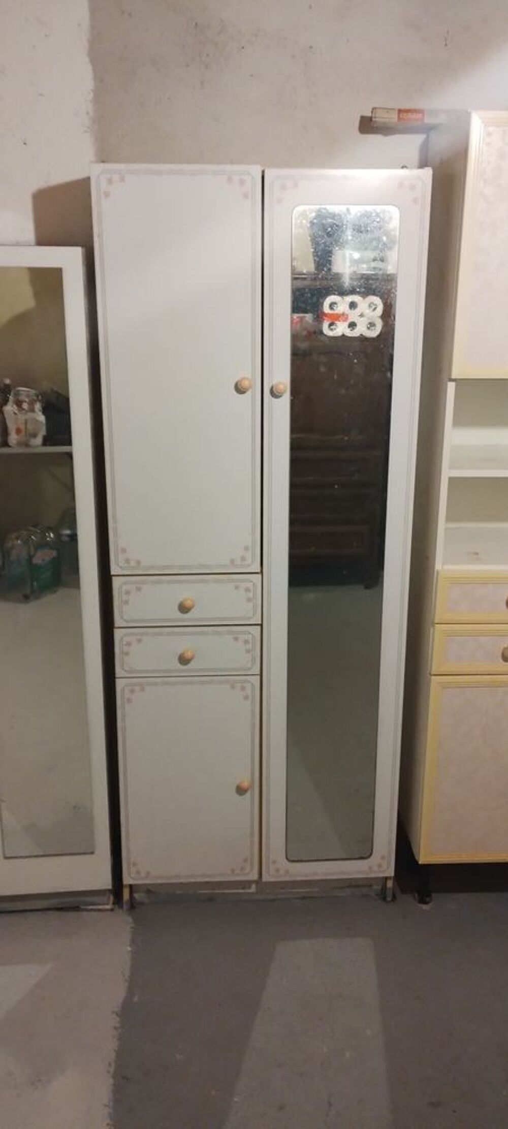 3 armoires de salle de bain Meubles