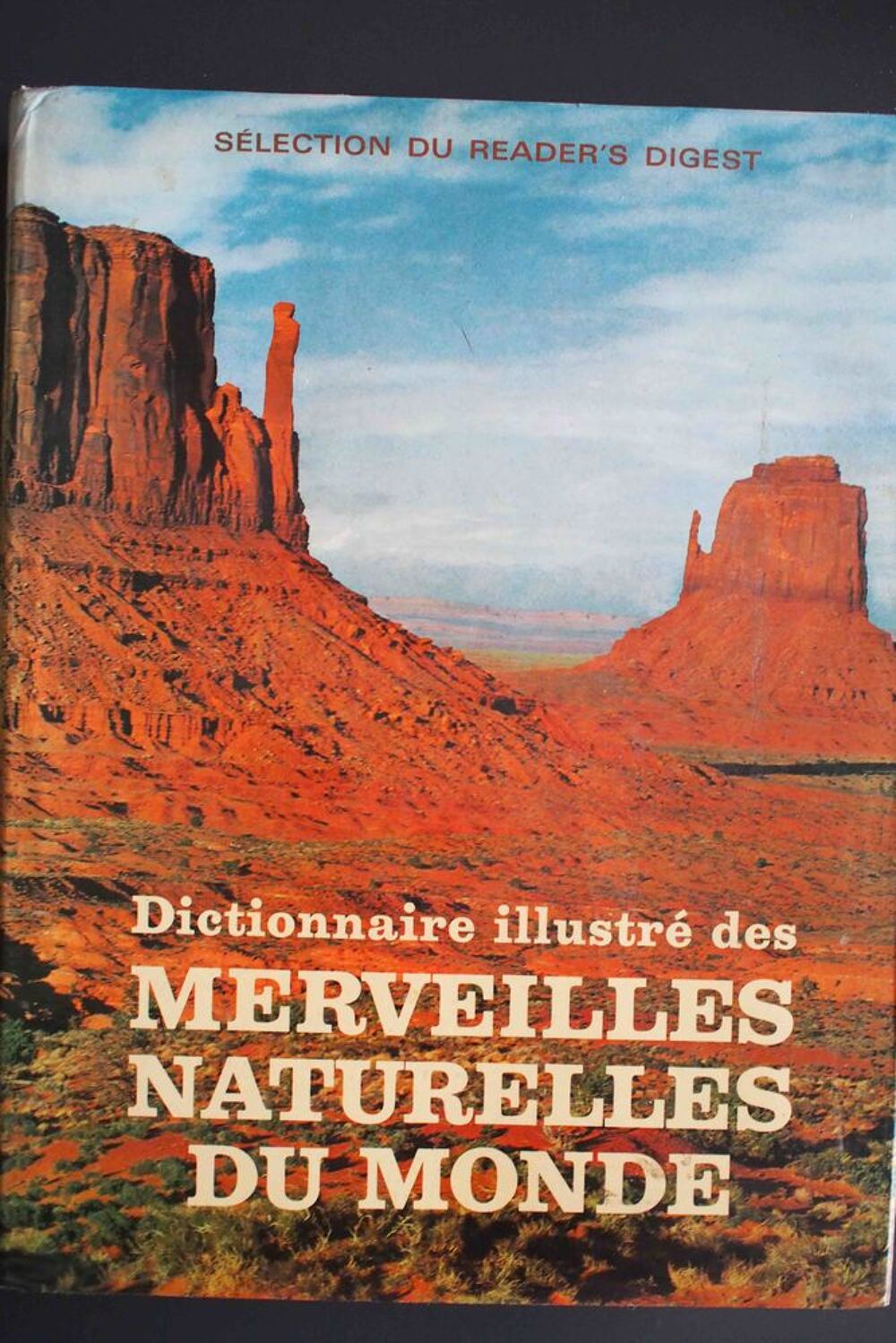 Dictionnaire illustr&eacute; des merveilles naturelles du monde, Livres et BD