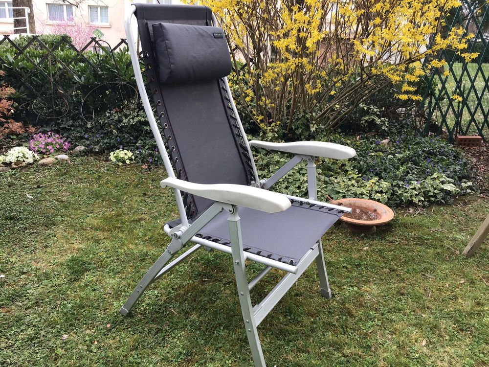 Fauteuil de camping pliant avec repose t&ecirc;te inclinable Jardin