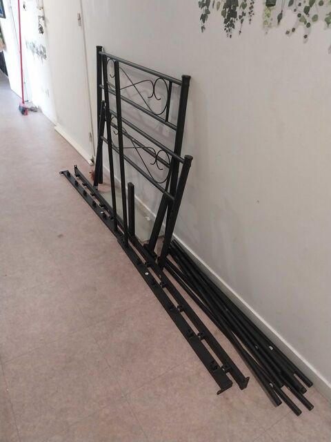 lit 1 personne 30 Nice (06)