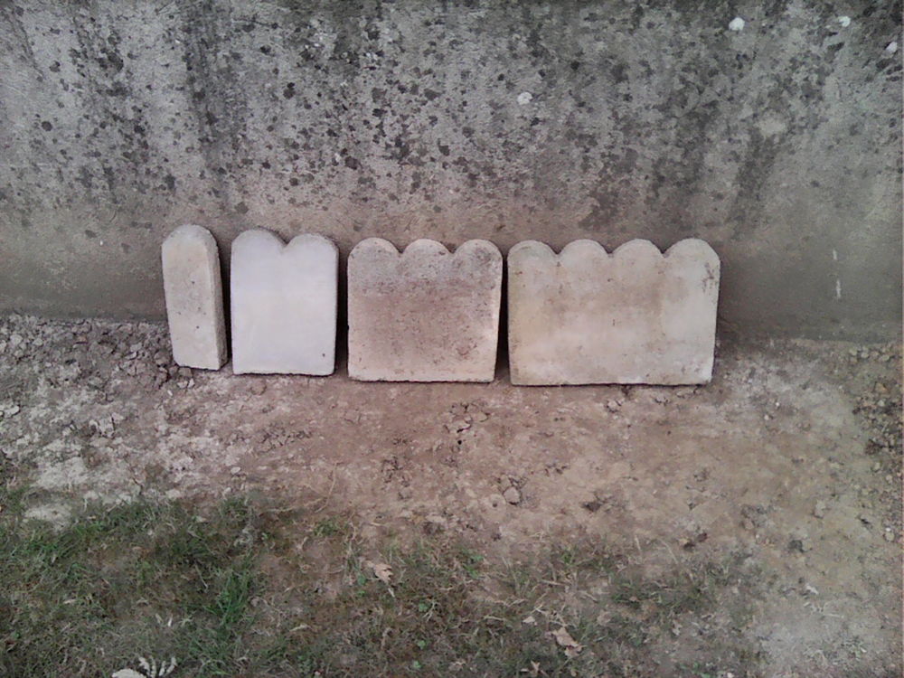 Bordures de jardin en b&eacute;ton. Jardin