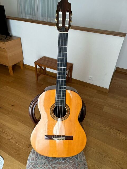 Guitare classique de luthier 650 Hyres (83)