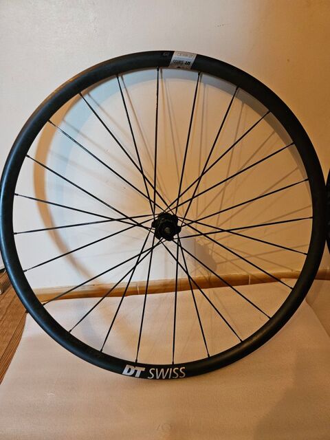 Paire de Roues DT SWISS E 1800 SPLINE 23 DISC 250 Saint-Andr�-de-Corcy (01)