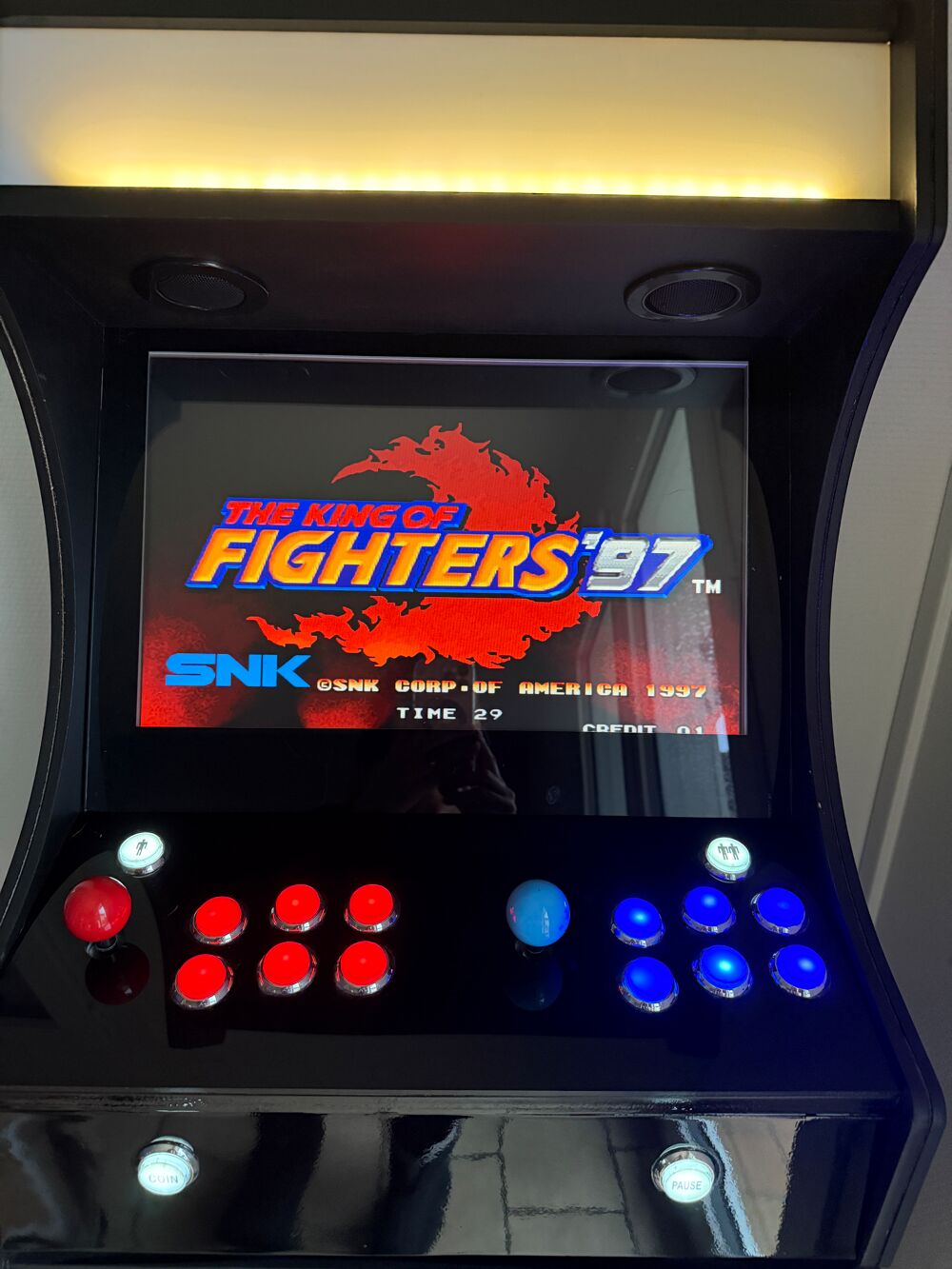 Borne arcade 
Consoles et jeux vidéos