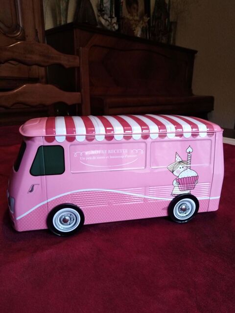 Camion peugeot J7 rose 15 Avermes (03)