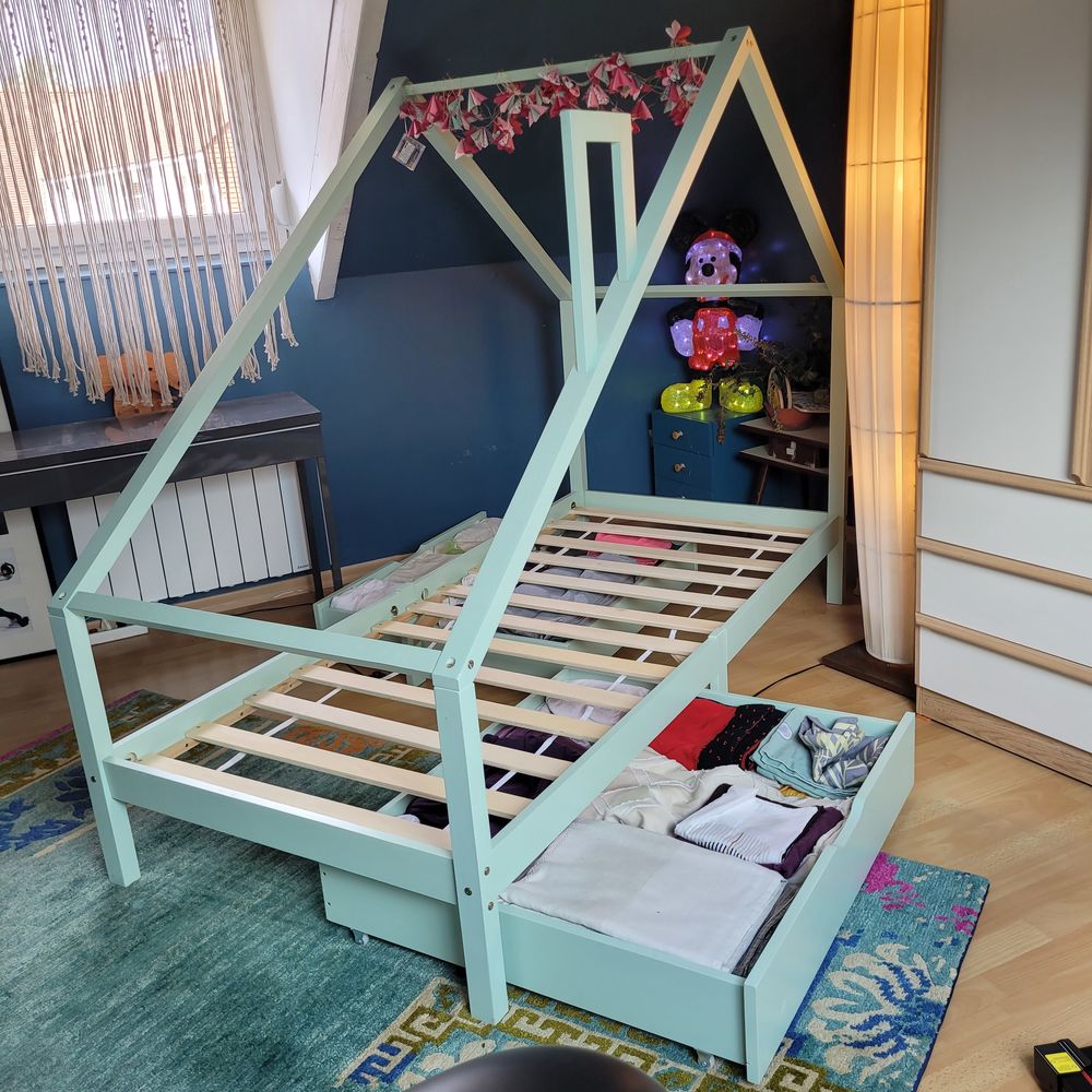 Lit cabane en bois (1p) + 2 tiroirs de rangement &agrave; roulettes Mobilier enfants