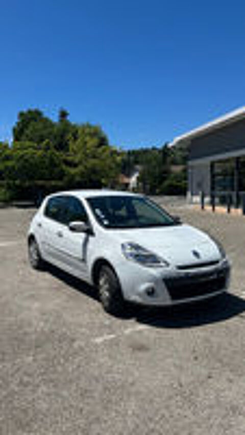Clio III 1.2 16V 75 Zen 2014 occasion 69480 Anse