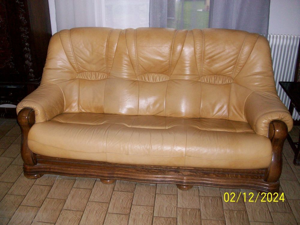 canap&eacute; cuir plus 2 fauteuils Meubles