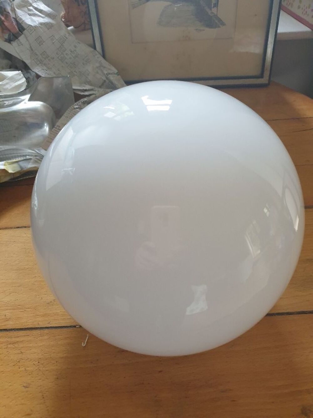 Plafonnier, abat jour, boule de verre opale Décoration