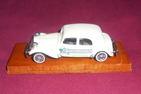 Traction bl. au 1/43e avec inscription  48 H auto Troyes  20 Ervy-le-Chtel (10)