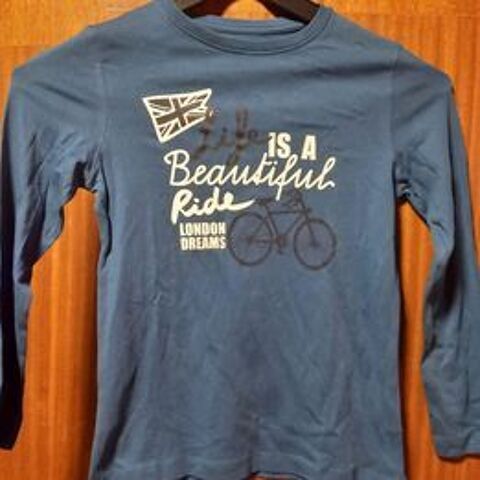 Tee shirt avec vlo 8 ans 1 La Fert-sous-Jouarre (77)