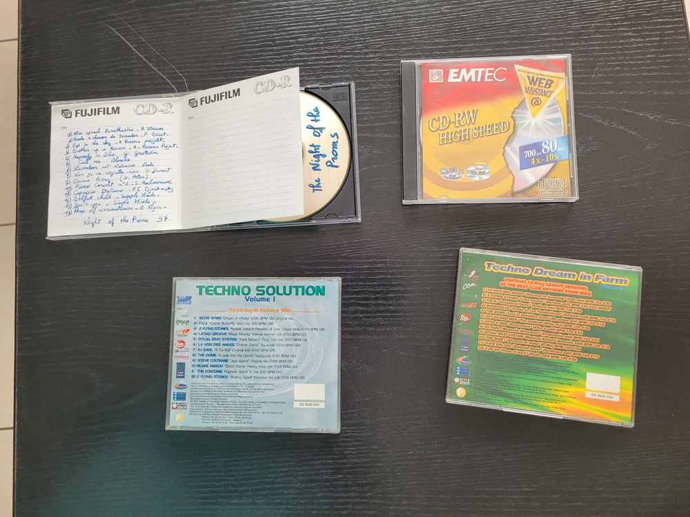 Lot de 4 CD-R Techno / Dream Music ? Compilations personnell CD et vinyles