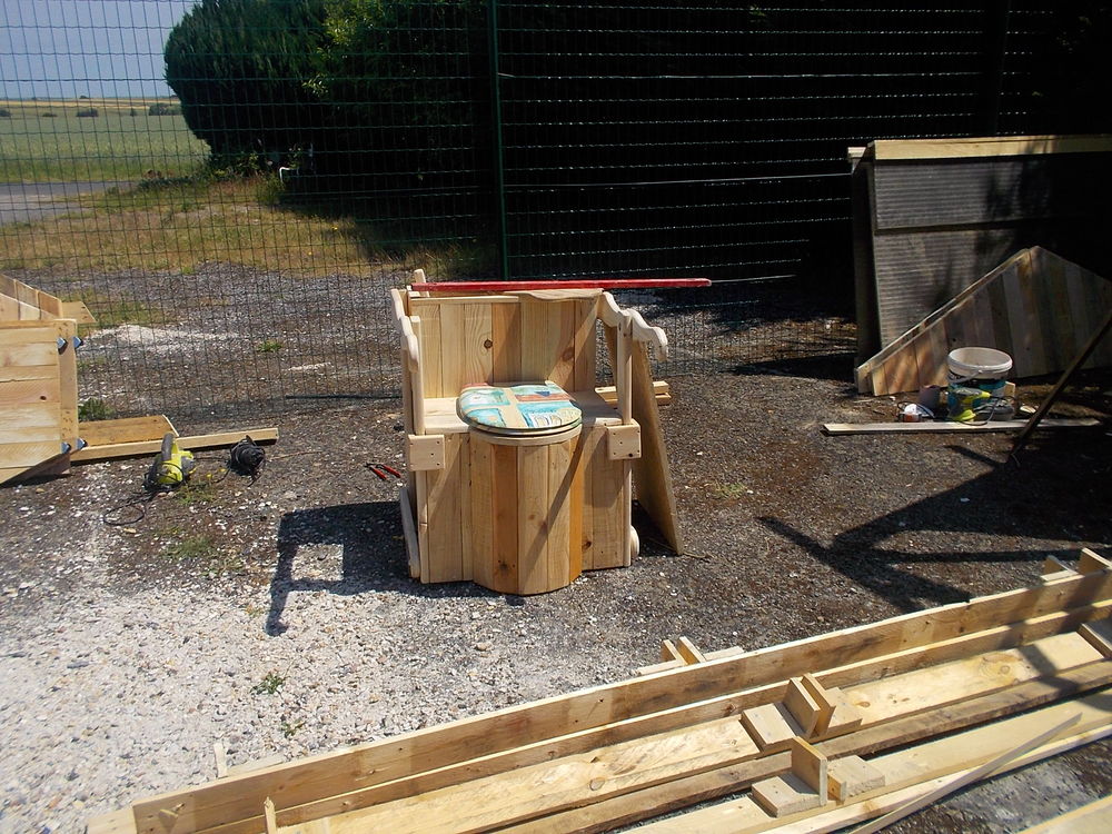 vend toilettes s&egrave;ches Bricolage