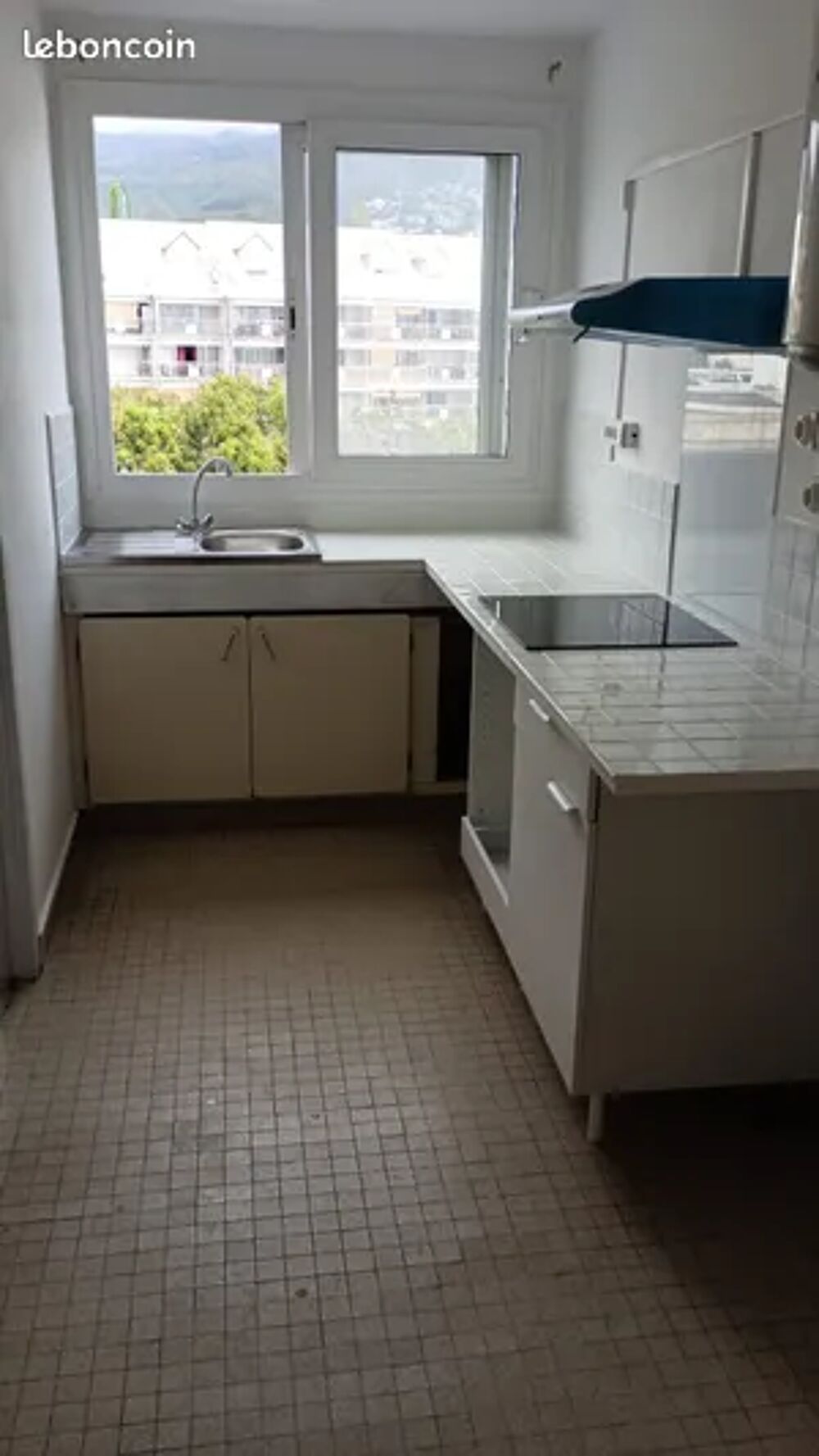 Location Appartement F4 85m² Centre-ville proximité EDF parking & ascenseur Saint-denis