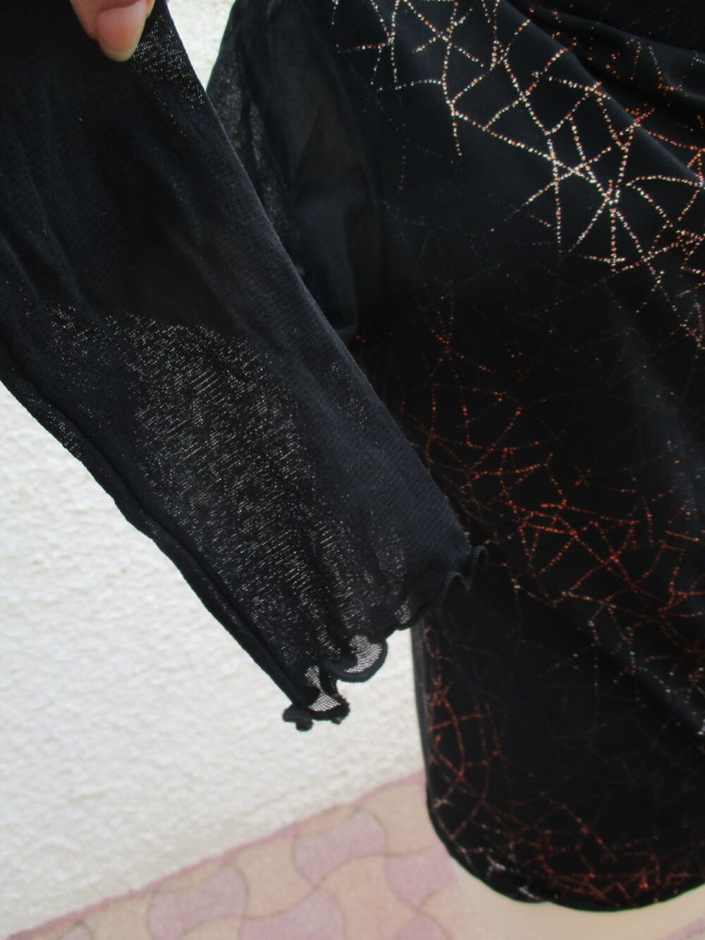 
Top &agrave; Paillettes et Manches Longues Transparentes/ Taille 3 Vêtements