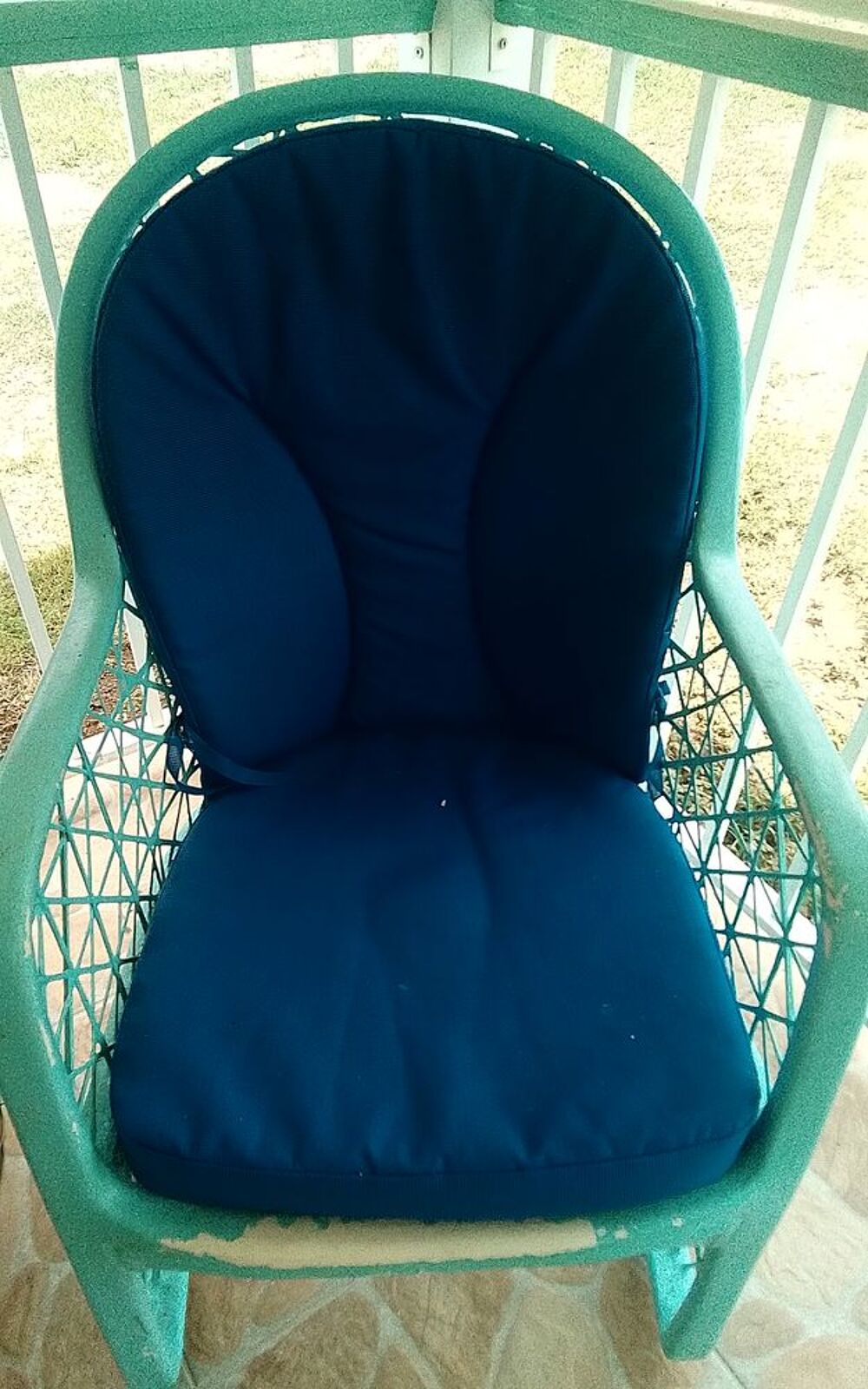 table de Jardin et ses chaises et 2 berceuses Jardin