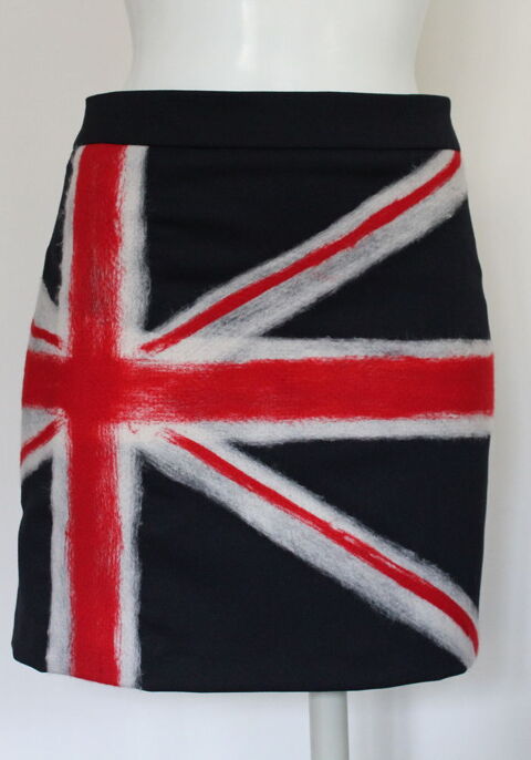 Jupe Union Jack LOVE MOSCHINO T.38 Fr 80 Issy-les-Moulineaux (92)