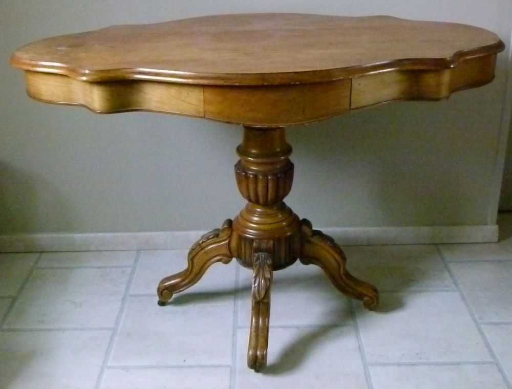 GUERIDON STYLE LOUIS PHILIPPE Meubles
