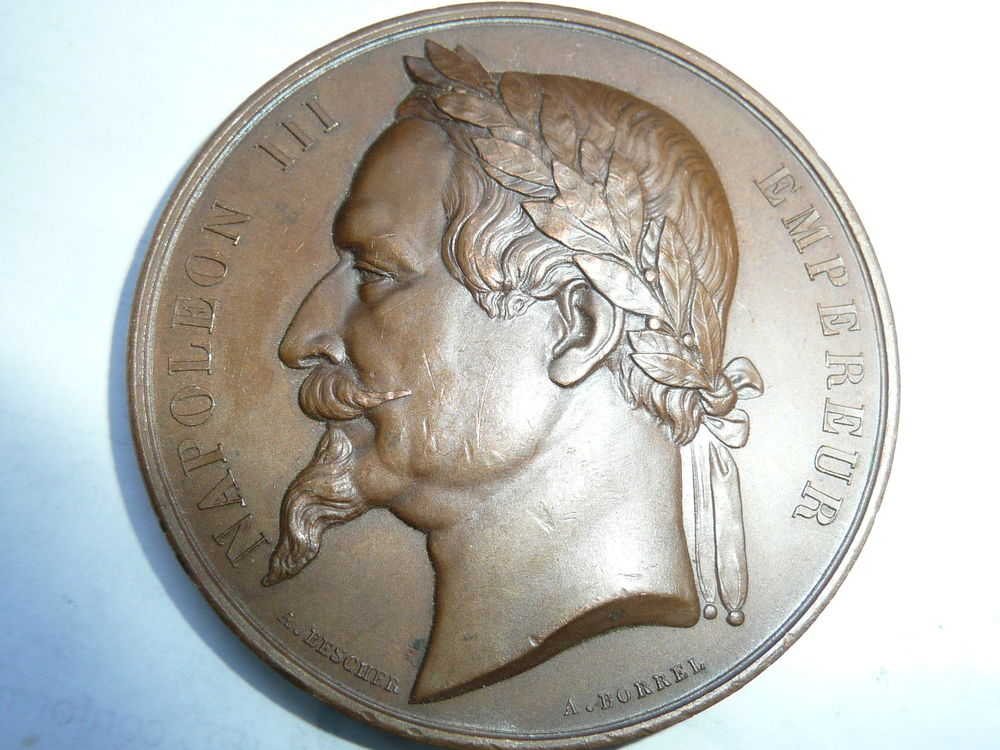 M&eacute;daille Napol&eacute;on III T&ecirc;te Laur&eacute;e Ville de PARIS 1867 