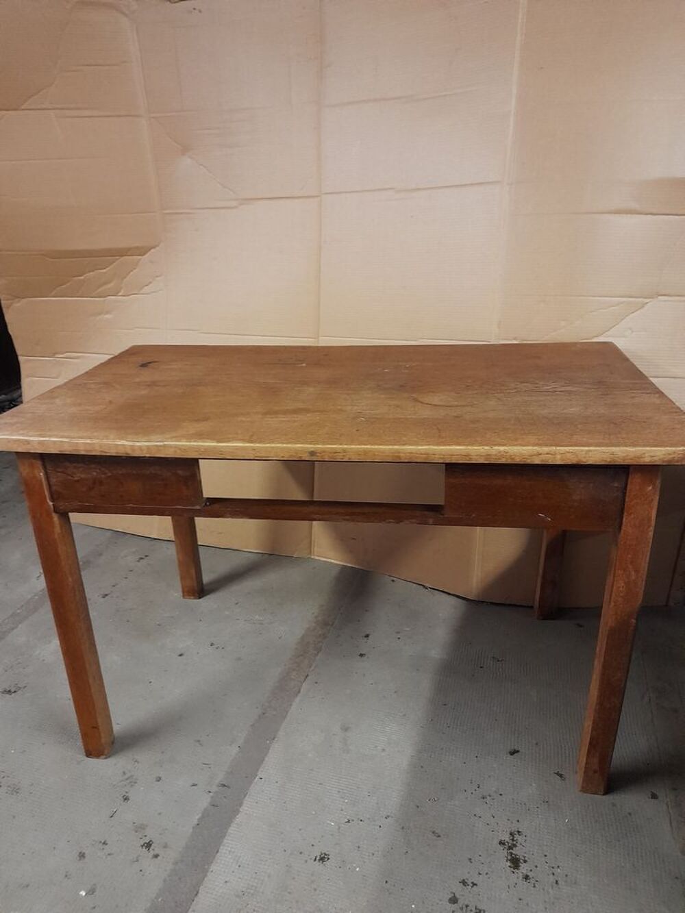 Plusieurs tables Meubles