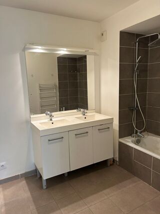  Appartement  vendre 4 pices 82 m