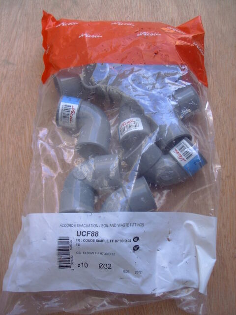Sachet de 10 Coudes  32 mm  UCF88 f-femelle  8730 ORLEANS 10 Saint-Denis-en-Val (45)