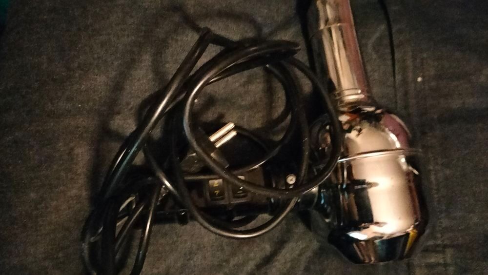 S&egrave;che cheveux Babyliss pro m&eacute;tal chrom&eacute; tr&egrave;s bon &eacute;tat. Vinta Electroménager