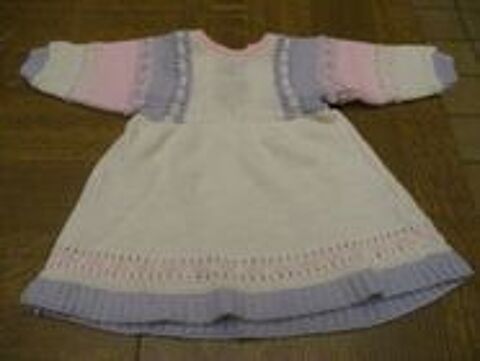 Robe 6 mois rayée aux manches rose et gris
0 Mérignies (59)