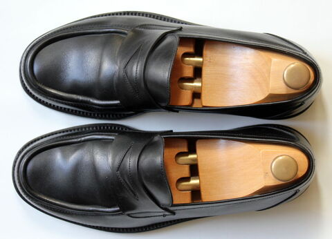 Mocassins cuir noir CELINE T. 41 Fr 250 Issy-les-Moulineaux (92)