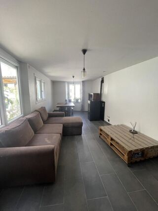  Villa à louer 5 pièces 80 m²