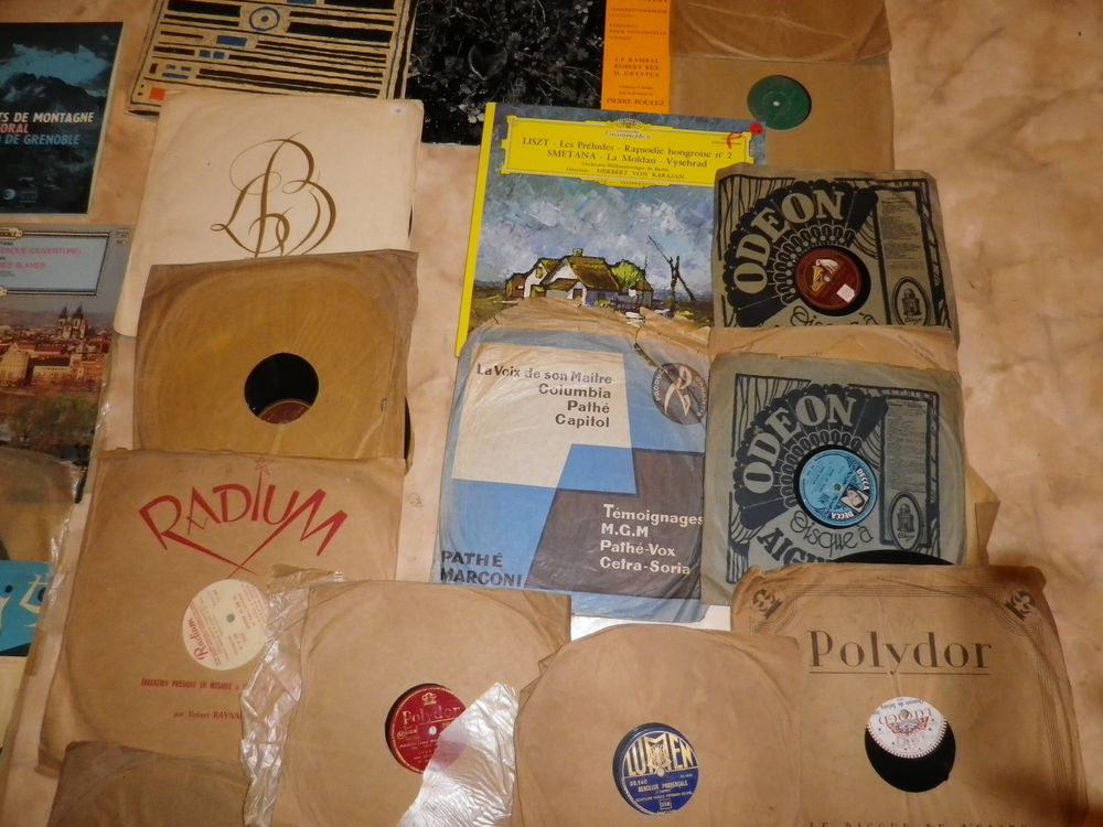 Disque vinyle lot de 20 disques ann&eacute;e 1960 unique/collector CD et vinyles