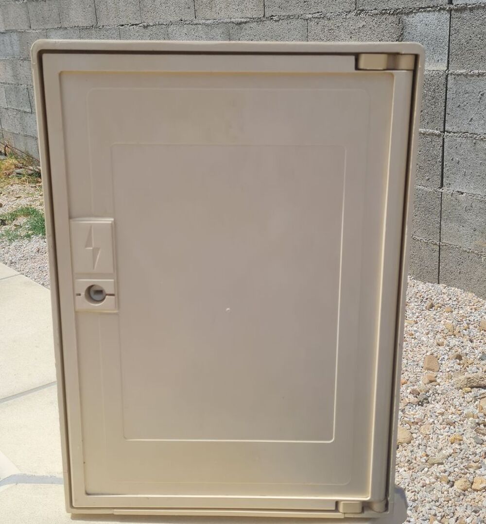Coffre de chantier provisoire &eacute;lectrique SCHNEIDER Bricolage