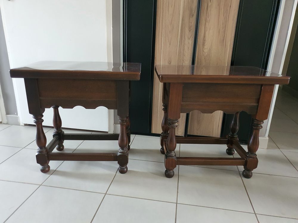 Deux tables de chevet Meubles